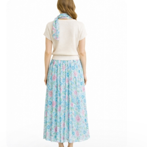 Andrea Gayle | Vintage Sweater Skirt Set - Picture 3 of 16